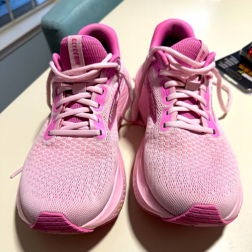 Brooks Glycerin 21 Women’s size 10. Pink. Perfect condition.